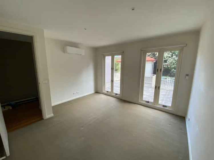 4 Bedroom Townhouse Moonee Ponds Near Shops and Parks