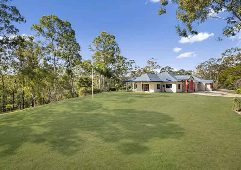 Your Dream Home Awaits… Opulent Acreage Family Living!