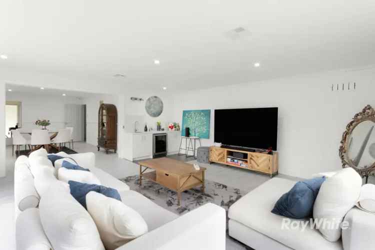 Welcome to Your Spacious Family Sanctuary