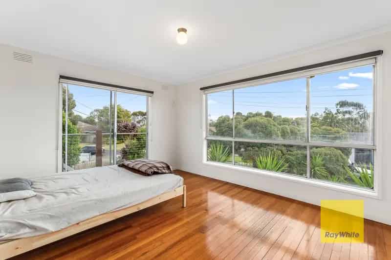 Versatile Family Living in a Prime Location