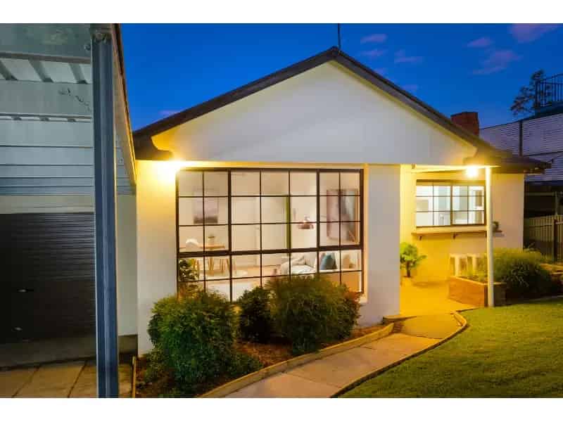 Renovated Three Bedroom Home In Unbeatable Position