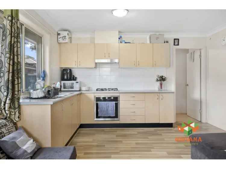 Beautiful 2 Bedroom Granny Home ! Number 11 A Cardiff Street , Blacktown !