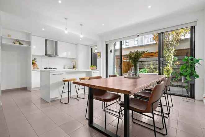 House For Sale in Melbourne, Victoria