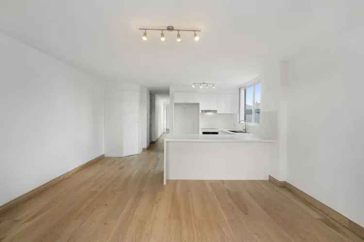 Beachfront Apartment - Mona Vale NSW - 2 Bed - 6 Month Lease