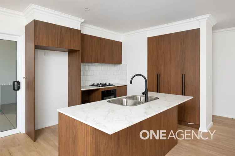 Buy Villa in Wagga Wagga with 3 Bedrooms and Quality Features