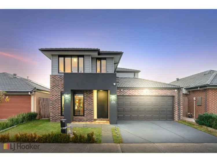 Family Home in Trillium Estate Mickleham - 4 Beds 2 Baths