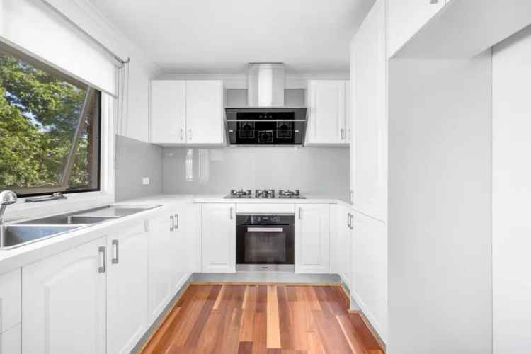 Luxury 267m² 2-Bedroom Apartment Melbourne CBD