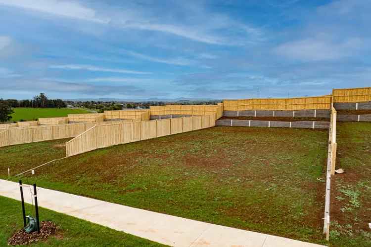 LOVE YOUR LIFE IN WATERFORD RISE ESTATE WARRAGUL, TITLED BLOCK READY TO BUILD