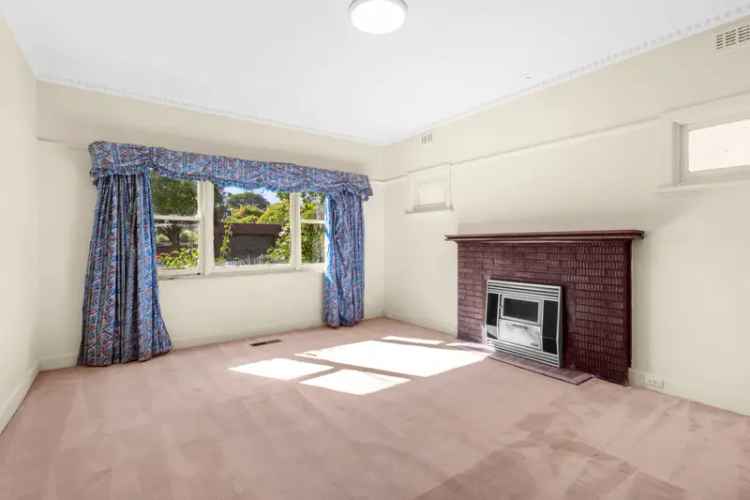 Buy Family Home in Box Hill South with Modern Features and Spacious Yard