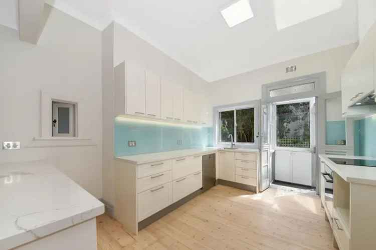 Lease House Greenwich Stunning Views Spacious Interiors