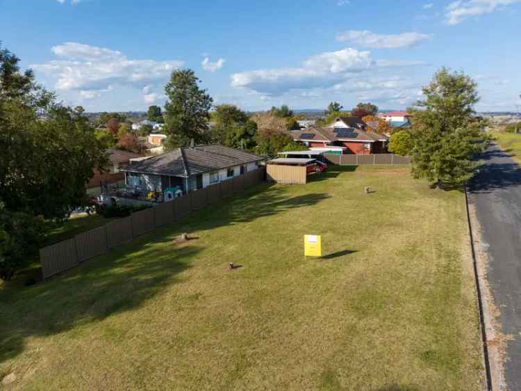 Buy Land 708sqm in Molong with Great Potential