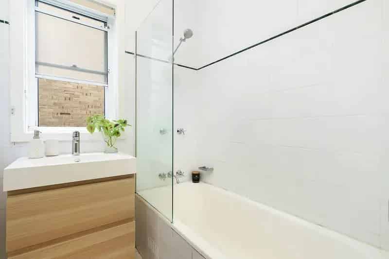 Lease Two Bedroom Residence in Neutral Bay with Stunning Harbour Views
