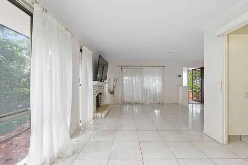 CHARMING ORIGINAL CARRARA HOME