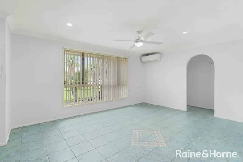 Buy House in Worrigee with Easy Single Level Living