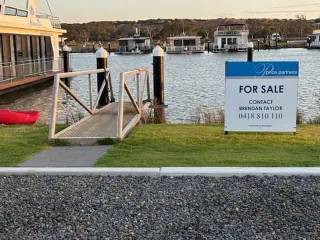 Fabulous Mannum Marina Berth!