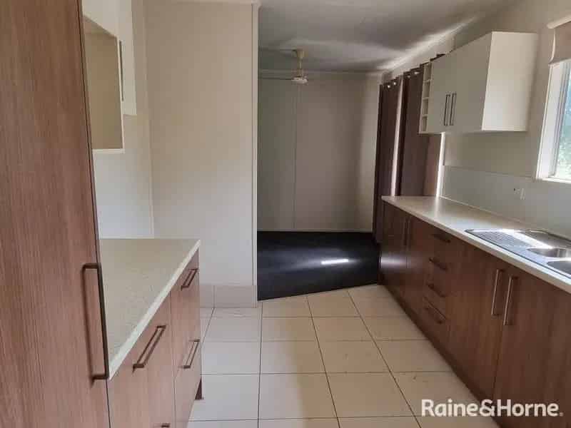 3 bedroom lowset on a corner block
