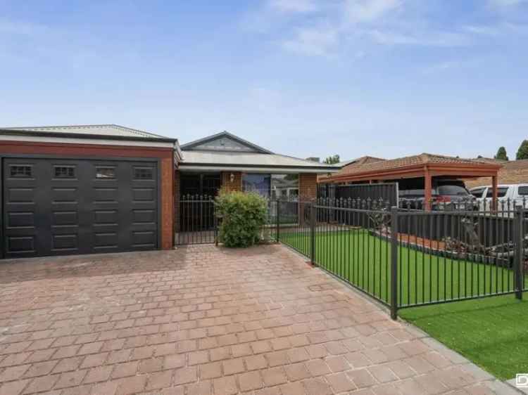 House For Sale in City of Canning, Western Australia