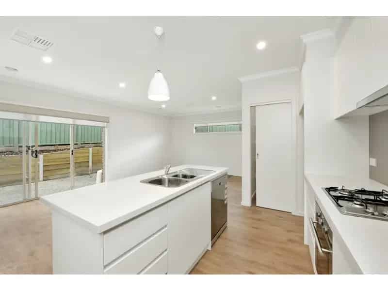 3 Bedroom Townhouse With Modern Appliances
