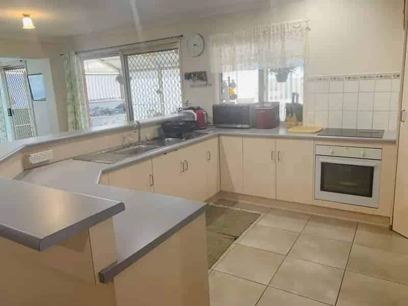 Buy rural property in quiet location with 4 bedrooms and large block