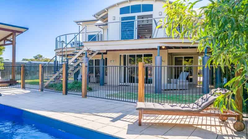 Beachside - Ocean View, 4 Bed Home with Deluxe Inground Pool!