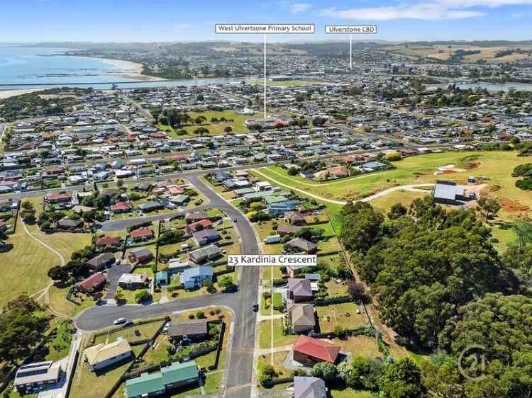 House For Sale in West Ulverstone with Sea Views and Air Conditioning