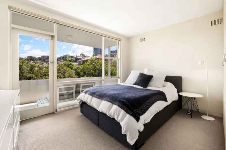 Fairlight Beach Apartment For Lease Two Bedrooms Modern Kitchen Balcony