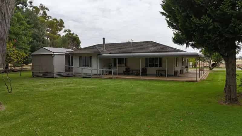 Buy Irrigation Cropping Farm Near Numurkah with Home and Workshop