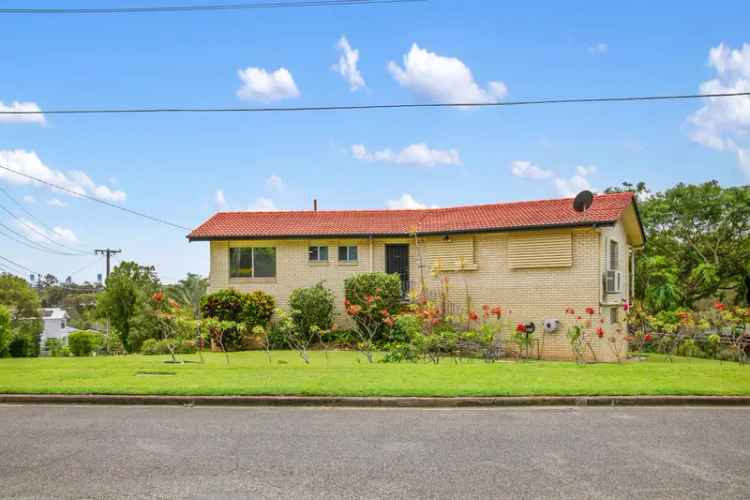 Toohey Forest Views City Lights 645m2 Home 3 Beds