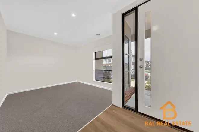 41 Zippy Circuit Tarneit: Stunning Family Home in Grove Estate