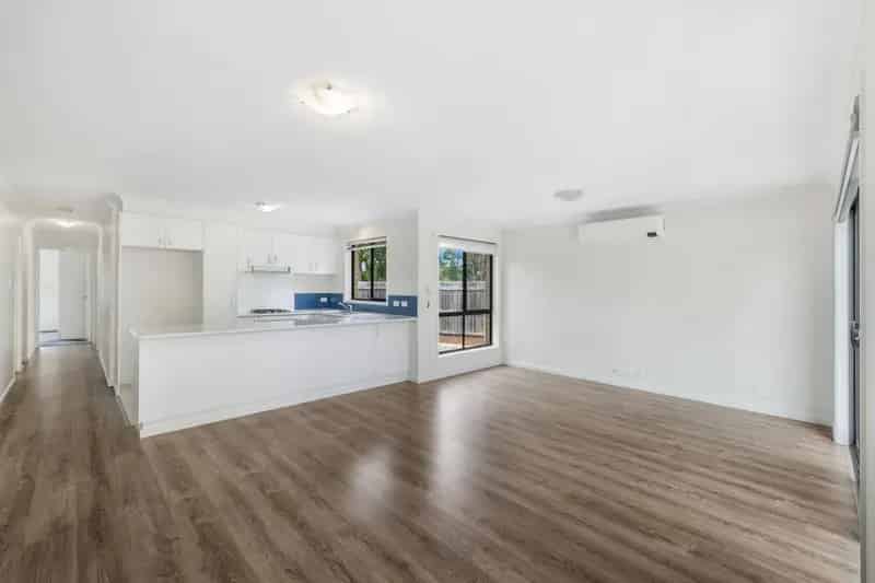 Lease Two Bedroom Home in Franklin with Modern Comforts