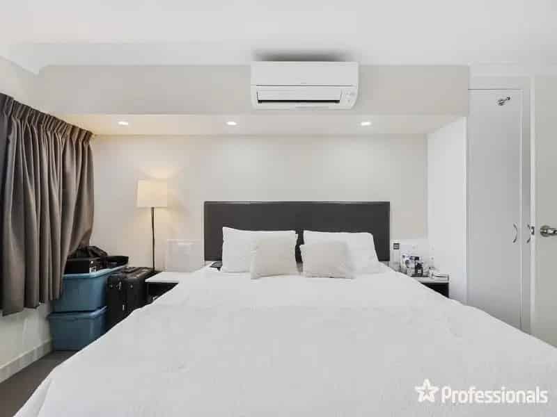 STYLISH STUDIO APARTMENT