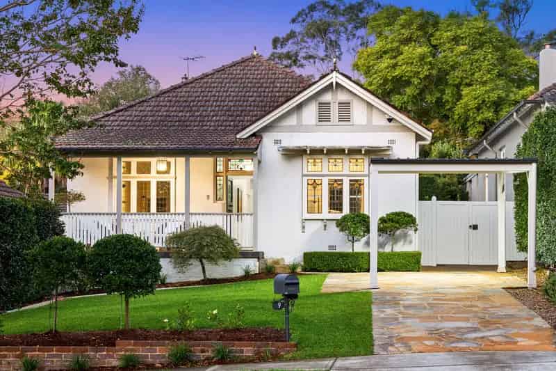 Single-storey entertainers' luxury on a level 1,043sqm
