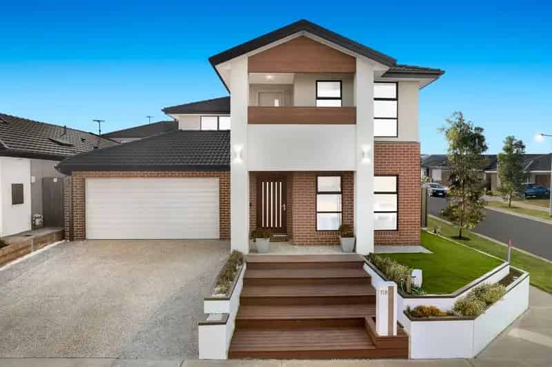 Buy modern house in Werribee with 5 bedrooms and luxury features