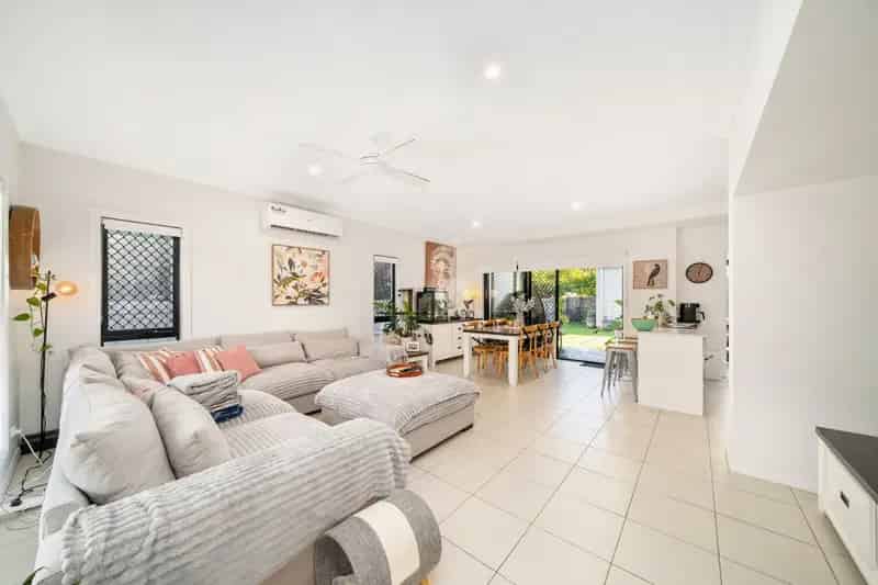For Lease: Four Bedroom Terrace Home in Mango Hill with Modern Features