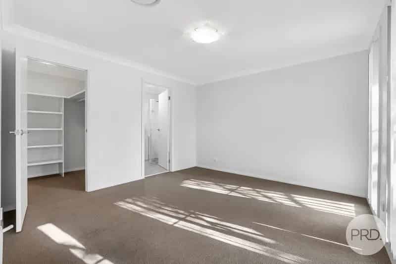 Family Living in Oxley Vale