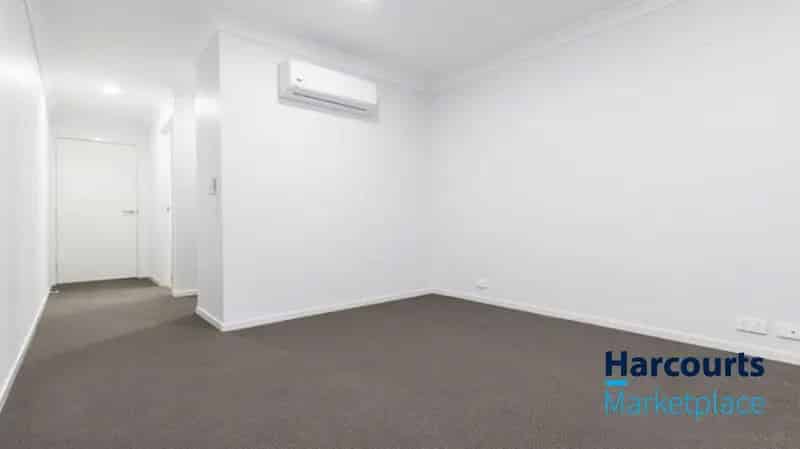 Modern Townhouse in Prime Location!