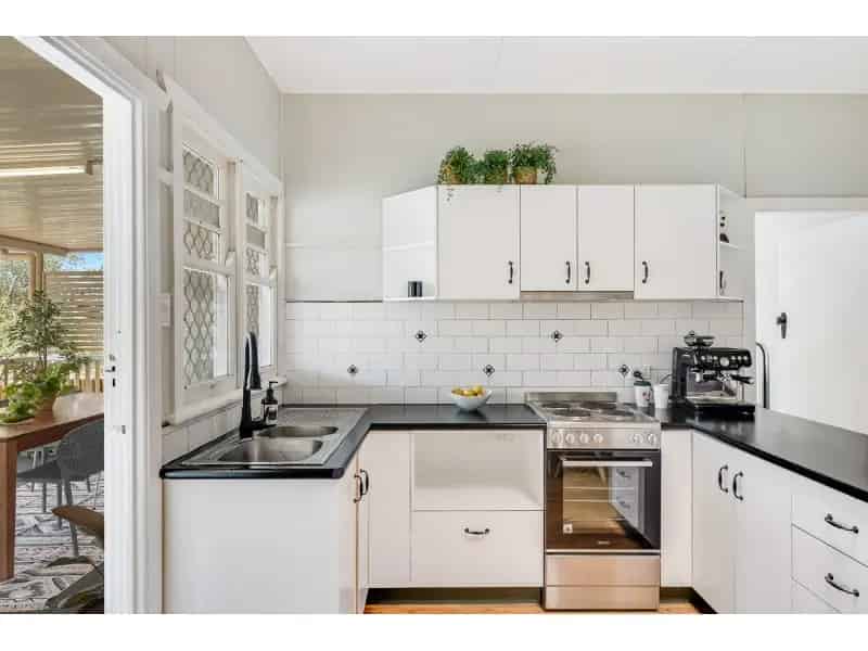 Charming Residence In Harristown!