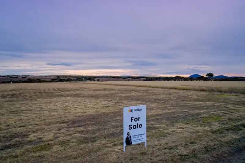 Sell with Robert Miloseski!! 6 Acre Block with Mountain Views!