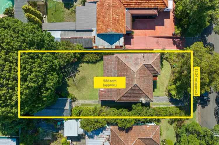 Peakhurst Heights 2 Bed Home - 588sqm Block - Redevelopment Opportunity