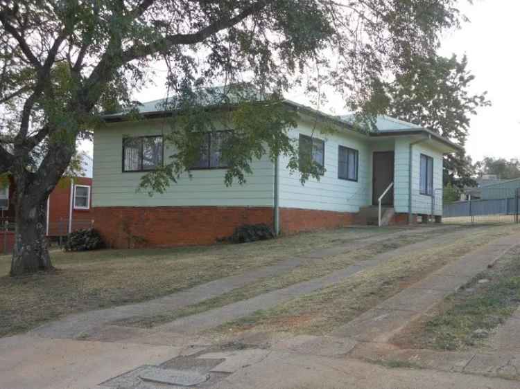 Three Bedroom Family Home Clean and Tidy