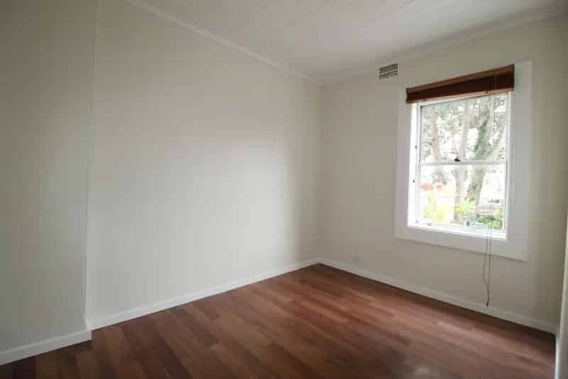 Lease terrace home in Ultimo with courtyard and modern features