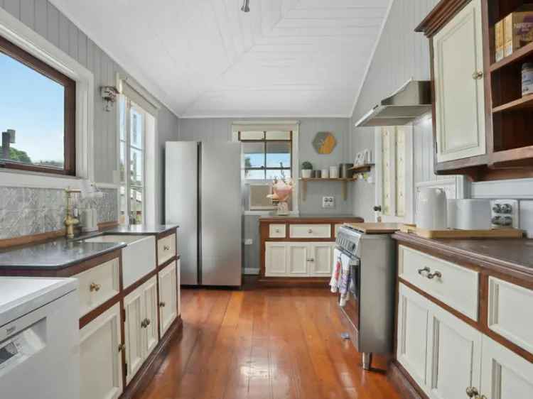 Classic Queenslander, 1257sqm, Prime Location.