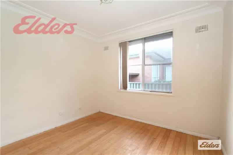 3 rooms house of 242 m² in Sydney