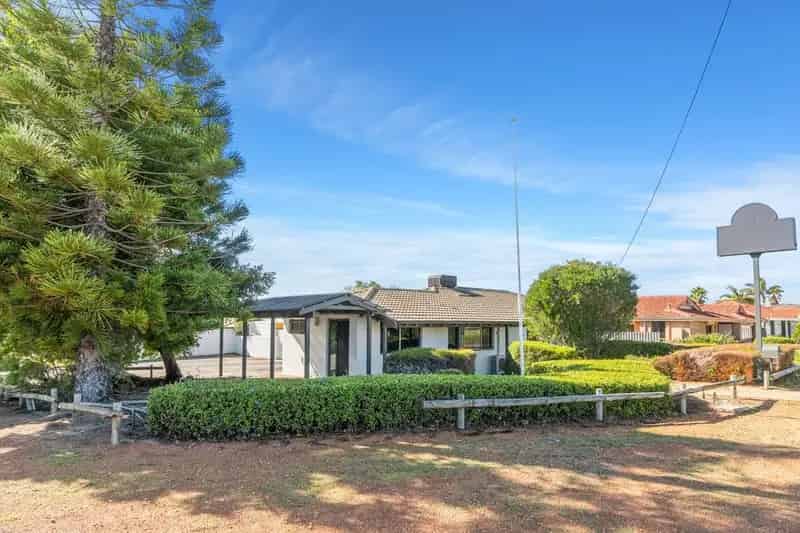 House For Sale - 94 Caridean Street, Heathridge WA 6027