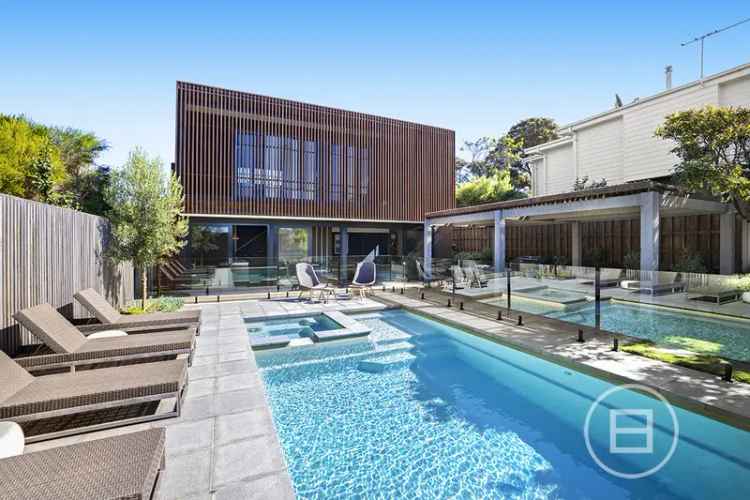 House For Sale in Melbourne, Victoria