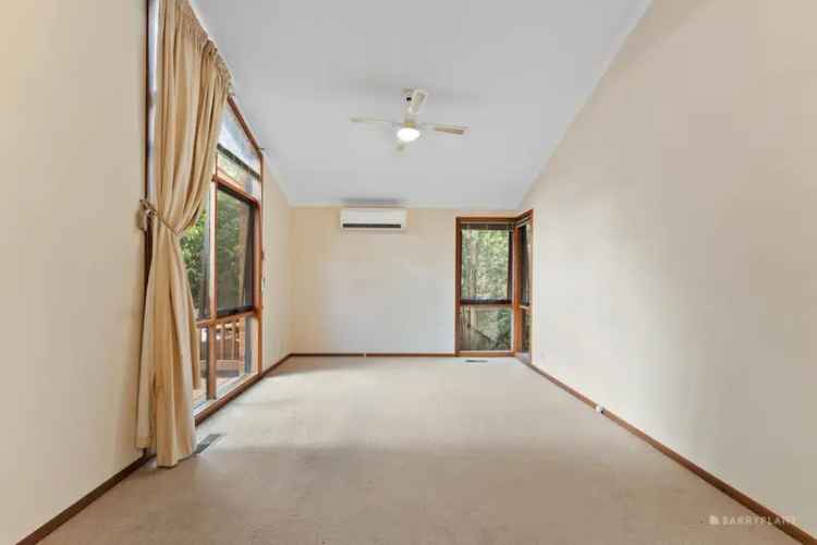 Family Home Renovation Opportunity in Leafy Court