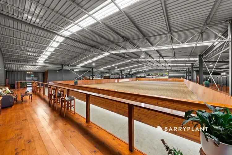 Buy Equestrian Estate in Stunning Location with Luxury Facilities