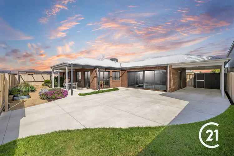 35 Maker Parade, Echuca VIC 3564 - House For Sale