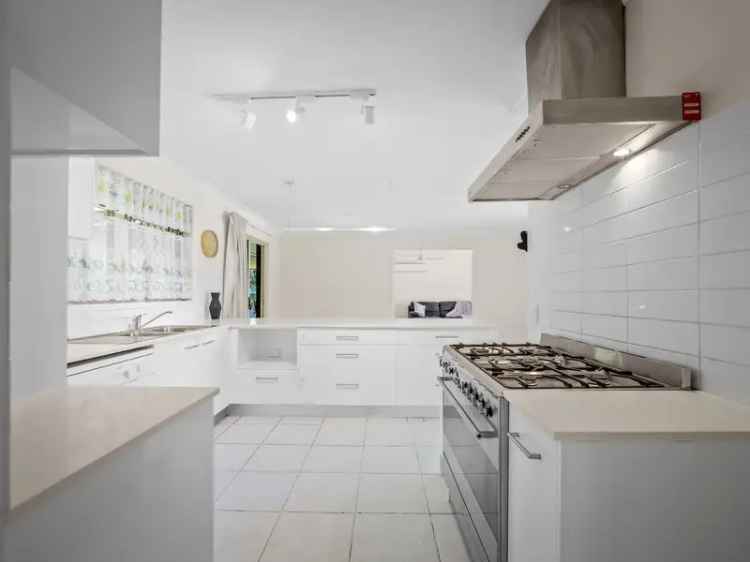 Peaceful Family Living in Prime Mudgeeraba Location