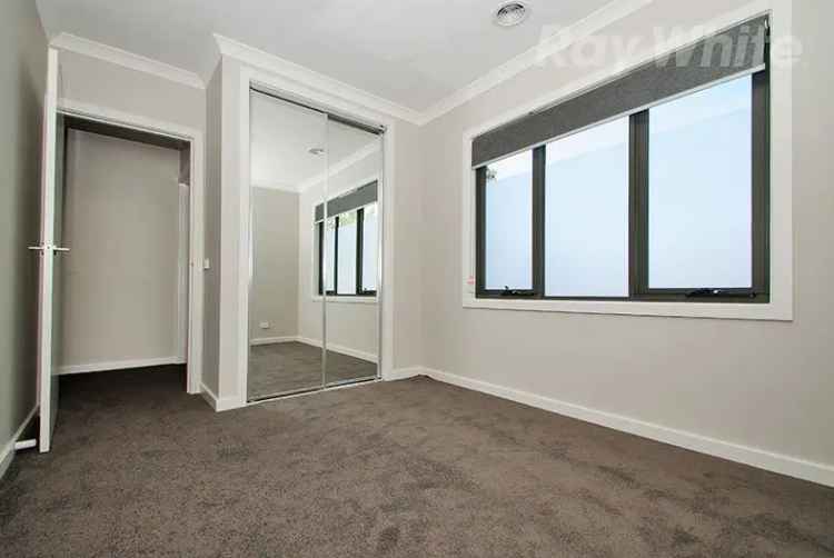 3 rooms apartment of 223 m² in Melbourne